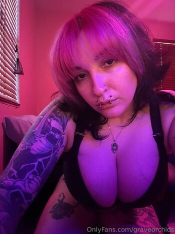 Grave / graveorchids nude photo #1