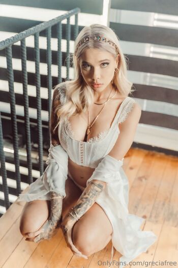 GRECHISS FREE ONLY FAN / greciafree nude photo #3