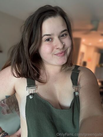 Gab / greengabi nude photo #2