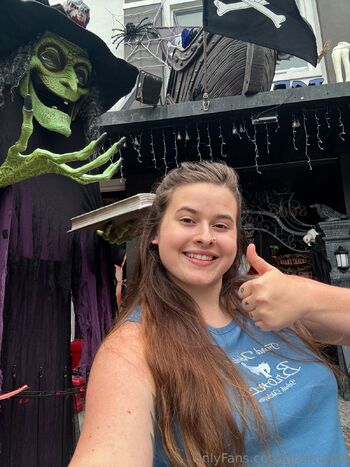 Gab / greengabi nude photo #10