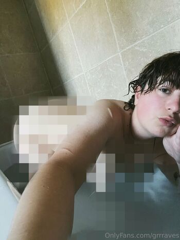 GRRRAVES statussleepy / grrraves nude photo #15