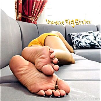 Giantess Geni / gtsgenie nude photo #2