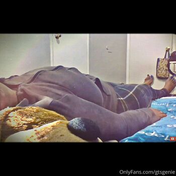 Giantess Geni / gtsgenie nude photo #4