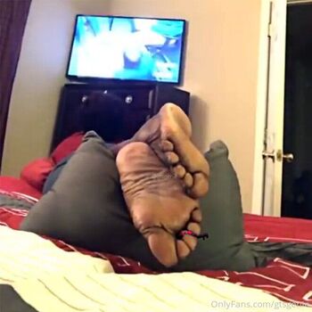 Giantess Geni / gtsgenie nude photo #7