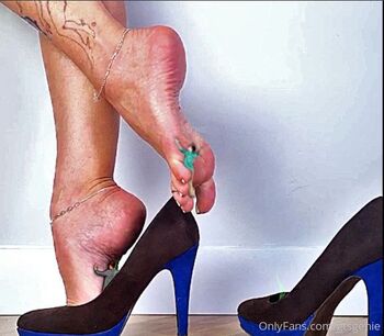 Giantess Geni / gtsgenie nude photo #14