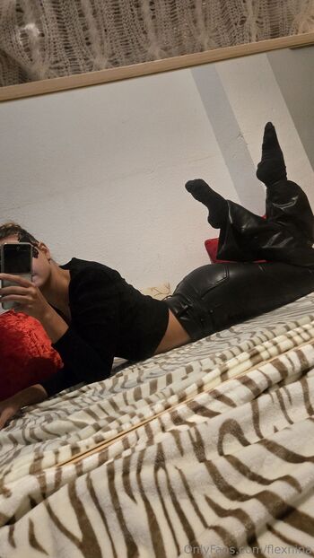 Nina Flex Petit / gymangel19 nude photo #39