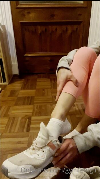 Gym Feet Gir / gymfeetgirl nude photo #20