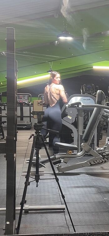 Dem / gymfitdemi nude photo #8