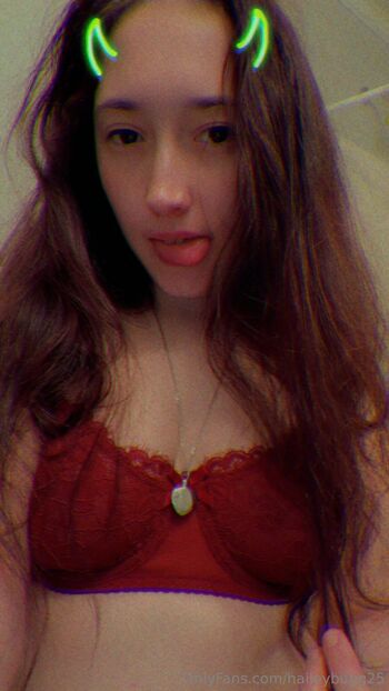 Haile / haileybugg25 nude photo #2
