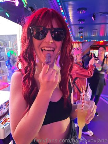 Hailey Jane / haileyxoxjane nude photo #35