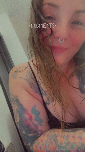 Hale / halesbunny77 nude photo #2