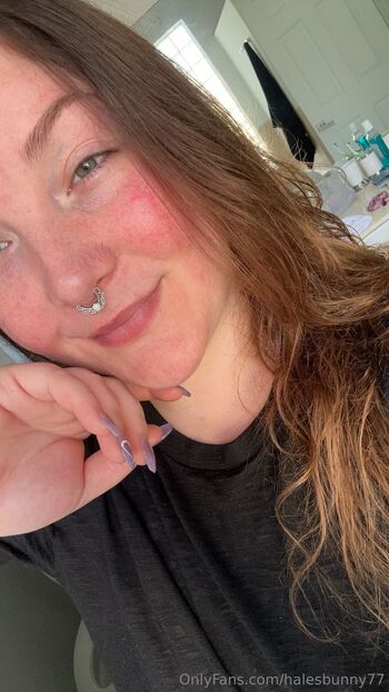 Hale / halesbunny77 nude photo #6