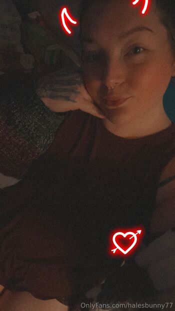 Hale / halesbunny77 nude photo #7