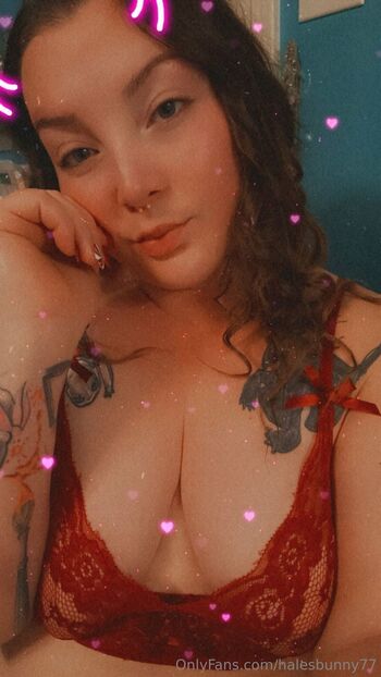 Hale / halesbunny77 nude photo #10
