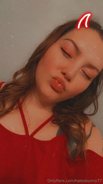 Hale / halesbunny77 nude photo #13