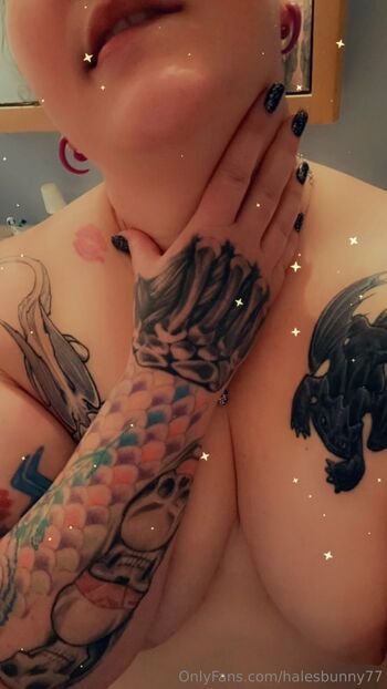 Hale / halesbunny77 nude photo #15