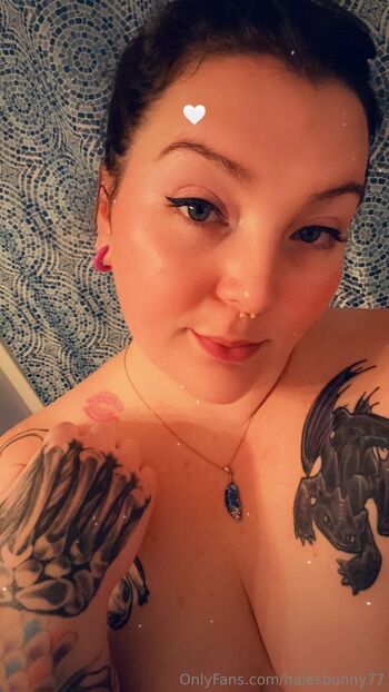 Hale / halesbunny77 nude photo #17