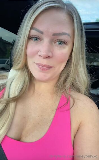 Haley 63 Big Titty Blonde / haleyonlyxo / haleyonlyx nude photo #2
