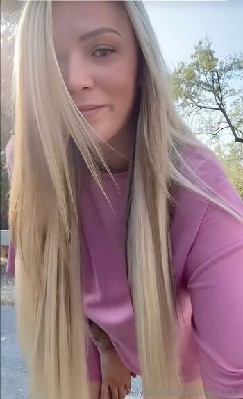 Haley 63 Big Titty Blonde / haleyonlyxo / haleyonlyx nude photo #5