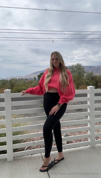 Haley 63 Big Titty Blonde / haleyonlyxo / haleyonlyx nude photo #12