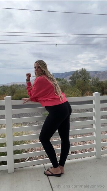 Haley 63 Big Titty Blonde / haleyonlyxo / haleyonlyx nude photo #13