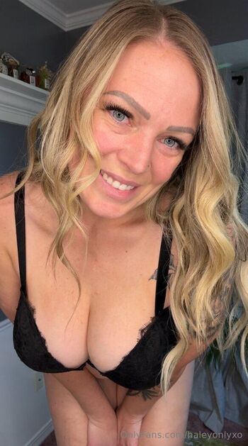 Haley 63 Big Titty Blonde / haleyonlyxo / haleyonlyx nude photo #17