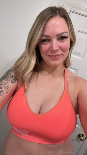 Haley 63 Big Titty Blonde / haleyonlyxo / haleyonlyx nude photo #18