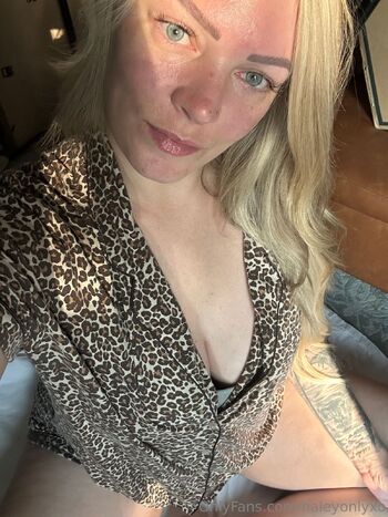 Haley 63 Big Titty Blonde / haleyonlyxo / haleyonlyx nude photo #34