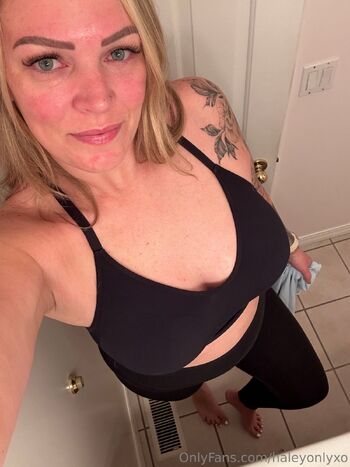 Haley 63 Big Titty Blonde / haleyonlyxo / haleyonlyx nude photo #38