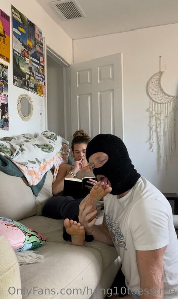 Linzi Little Fre / hang10toessfree nude photo #16