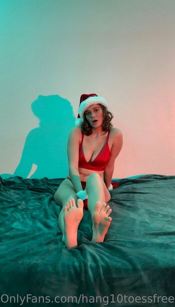 Linzi Little Fre / hang10toessfree nude photo #25