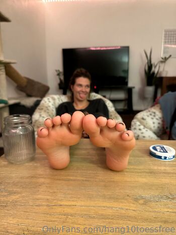 Linzi Little Fre / hang10toessfree nude photo #26