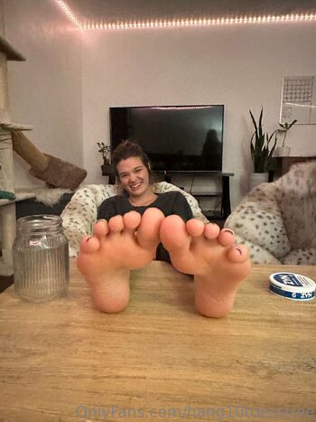 Linzi Little Fre / hang10toessfree nude photo #27