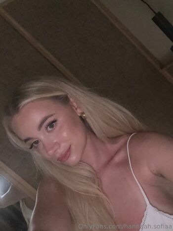 Hannah / hannaah.sofiaa nude photo #5