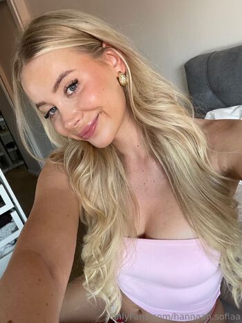 Hannah / hannaah.sofiaa nude photo #11