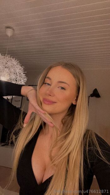 Hannah / hannaah.sofiaa nude photo #23