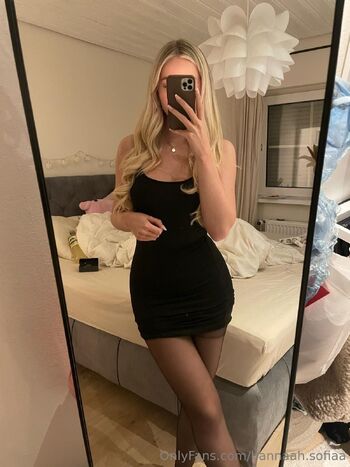 Hannah / hannaah.sofiaa nude photo #36