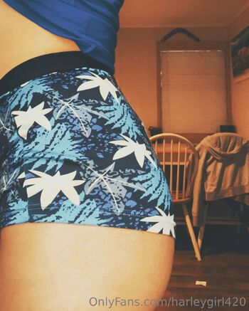 Harle / harleygirl420 nude photo #7