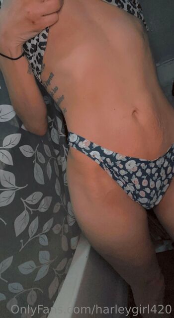 Harle / harleygirl420 nude photo #21