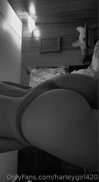Harle / harleygirl420 nude photo #30