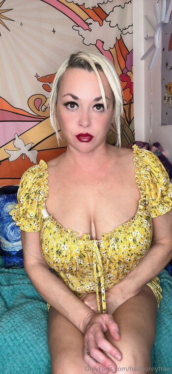 kinky pegging mommy domme HarleyRey / harleyreyfree nude photo #25