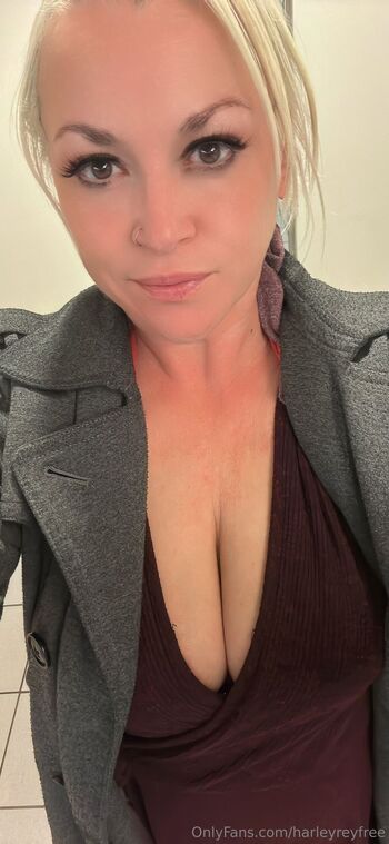 kinky pegging mommy domme HarleyRey / harleyreyfree nude photo #34