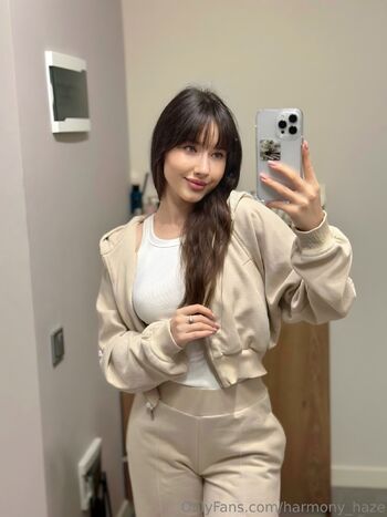 Ella / harmony_haze nude photo #17