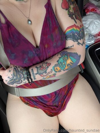 Ean Ovum FREE / haunted_sundae nude photo #3