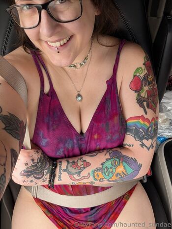 Ean Ovum FREE / haunted_sundae nude photo #4