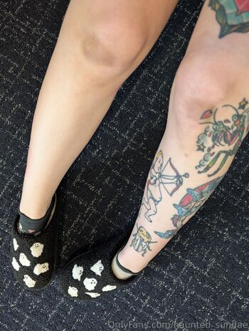 Ean Ovum FREE / haunted_sundae nude photo #14