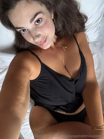 Emil / haveyoumetmissjones nude photo #28