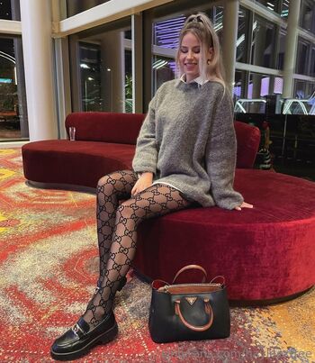 HayleeXFre / hayleexfree / haylee_cb / xxx_haylee / hayleex_x nude photo #20