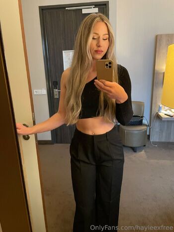 HayleeXFre / hayleexfree / haylee_cb / xxx_haylee / hayleex_x nude photo #36