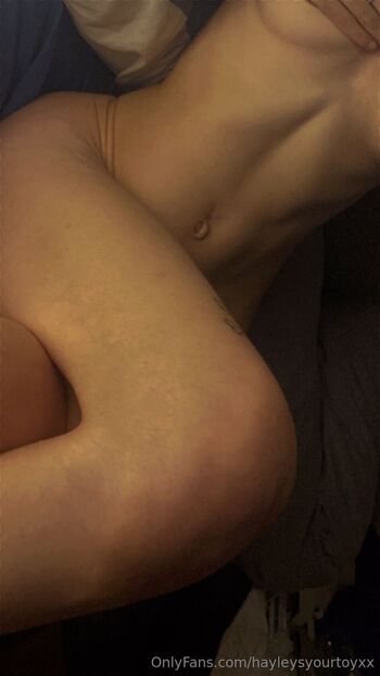Hayle / hayleysyourtoyxx nude photo #17